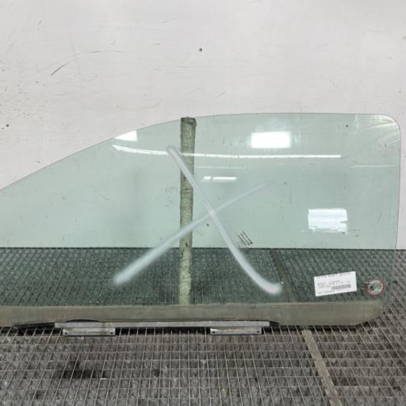 Vitre avant gauche RENAULT TWINGO 1 Photo n°1