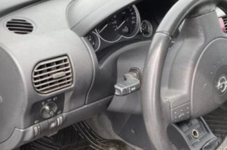Vitre avant gauche OPEL CORSA C