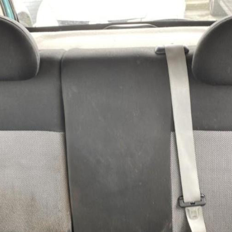 Vitre avant gauche OPEL CORSA C Photo n°14