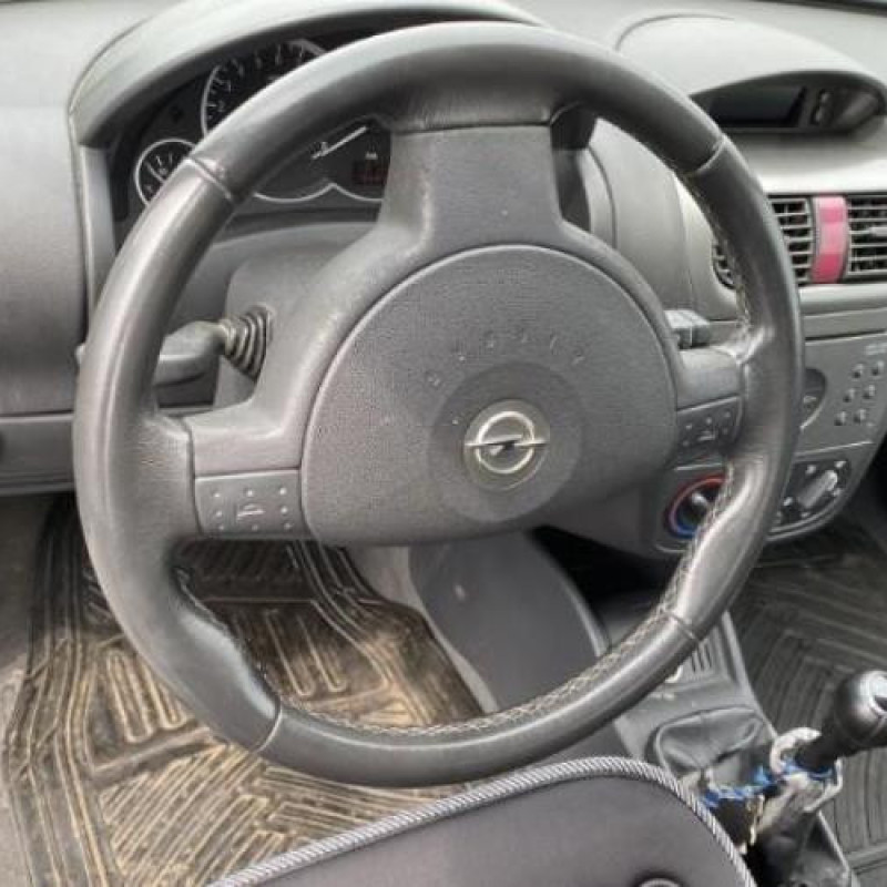 Vitre avant gauche OPEL CORSA C Photo n°15