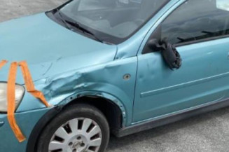 Vitre avant gauche OPEL CORSA C
