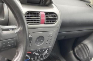 Vitre avant gauche OPEL CORSA C