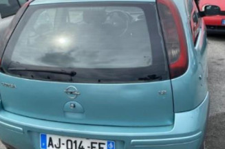 Vitre avant gauche OPEL CORSA C