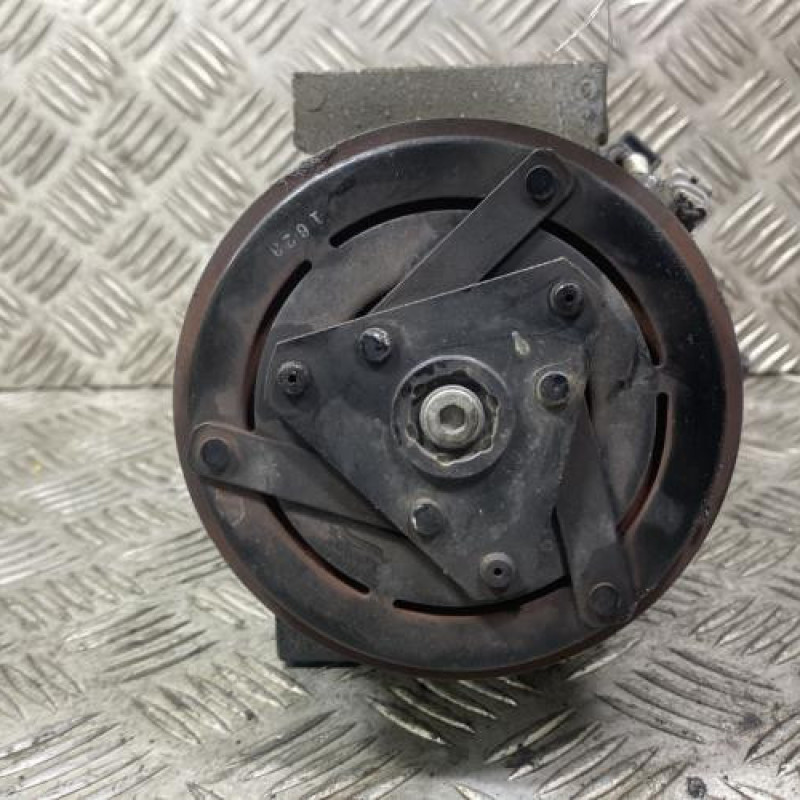 Compresseur clim RENAULT LAGUNA 3 Photo n°4