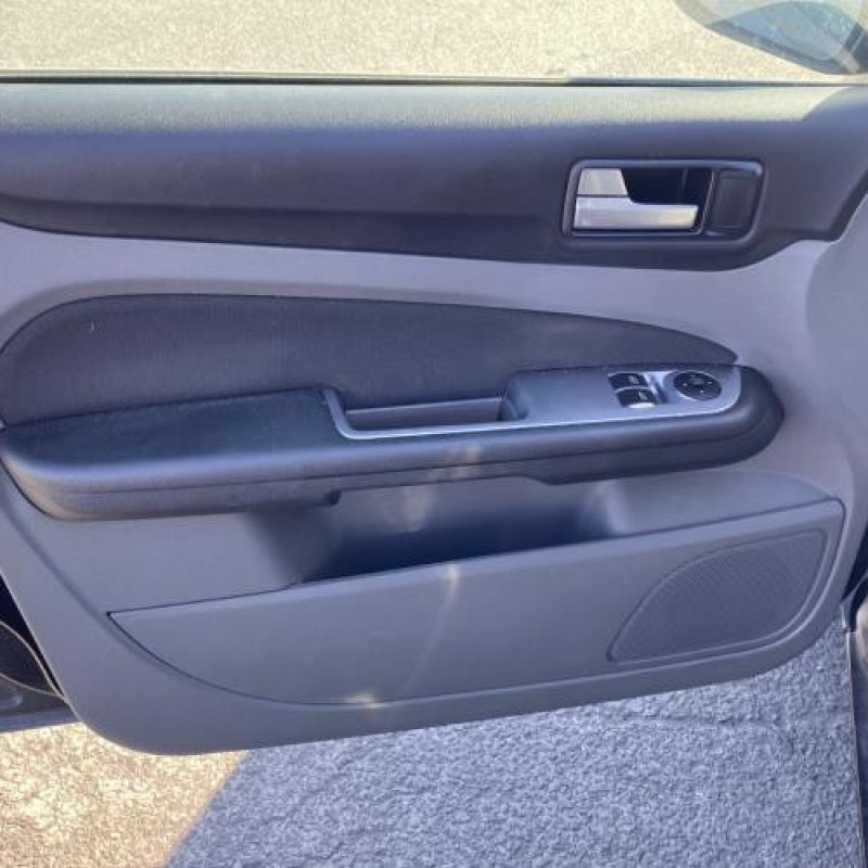 Pare boue avant droit FORD FOCUS 2 Photo n°13