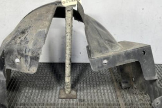 Pare boue avant droit RENAULT TRAFIC 2