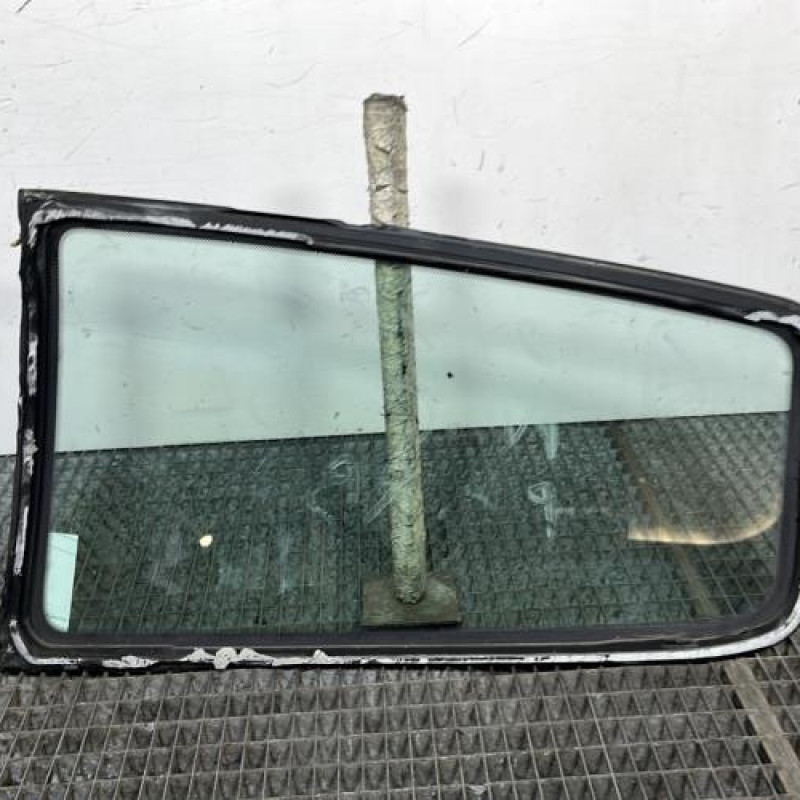 Custode arriere droit RENAULT CLIO 2 Photo n°4