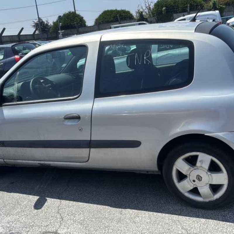 Custode arriere droit RENAULT CLIO 2 Photo n°10
