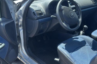 Custode arriere droit RENAULT CLIO 2