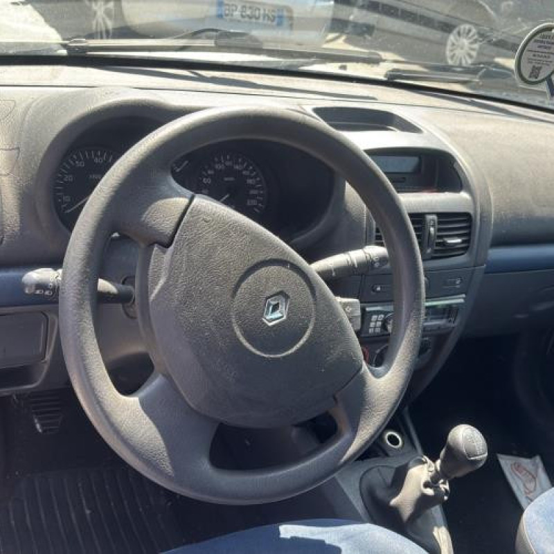 Custode arriere droit RENAULT CLIO 2 Photo n°15