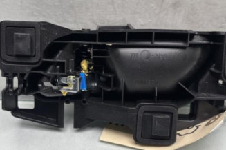 Poignee interieur avant droit PEUGEOT 2008 2