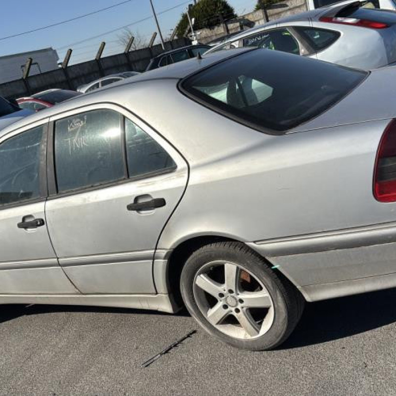 Custode arriere droit (porte) MERCEDES CLASSE C 202 Photo n°11