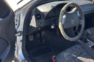 Custode arriere droit (porte) MERCEDES CLASSE C 202