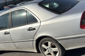 Custode arriere gauche (porte) MERCEDES CLASSE C 202