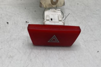 Bouton de warning CITROEN C1 1 Photo n°1