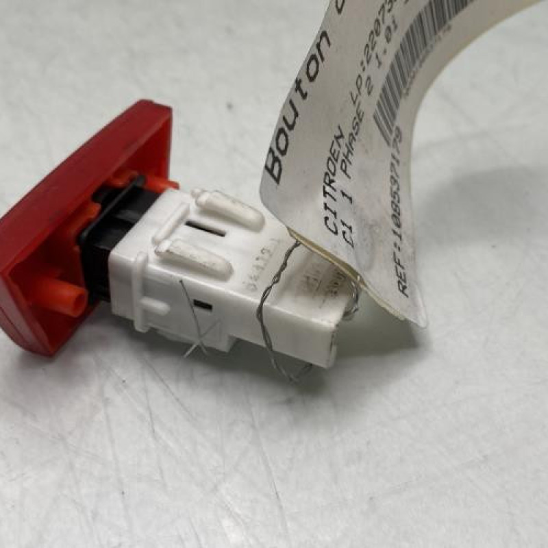 Bouton de warning CITROEN C1 1 Photo n°3