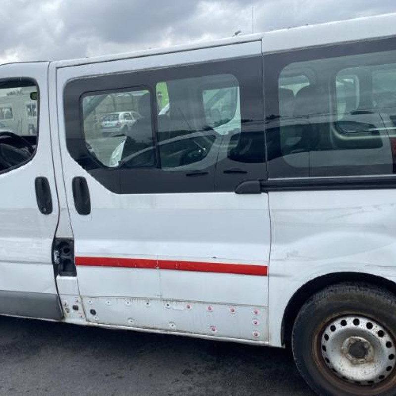 Vitre avant gauche RENAULT TRAFIC 2 Photo n°9