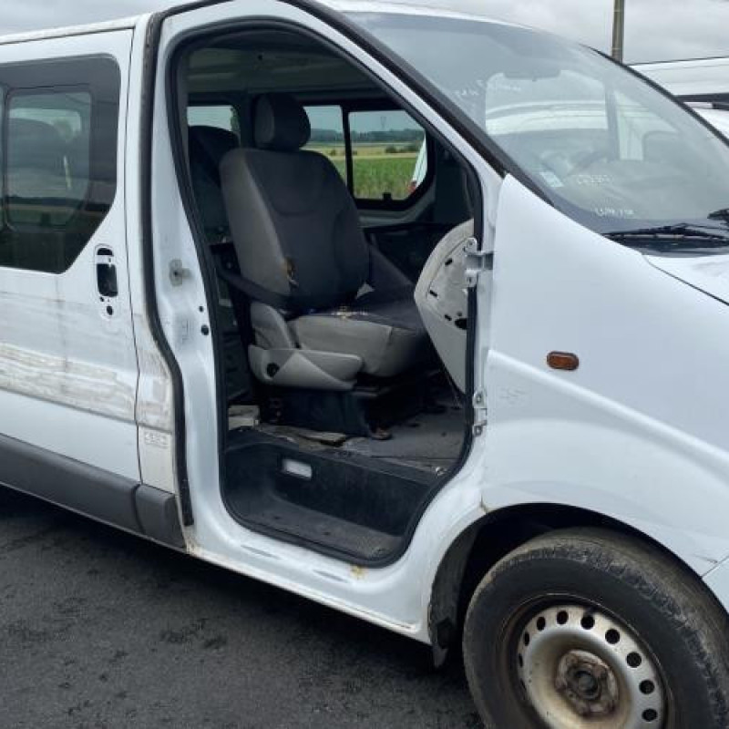 Vitre avant gauche RENAULT TRAFIC 2 Photo n°11