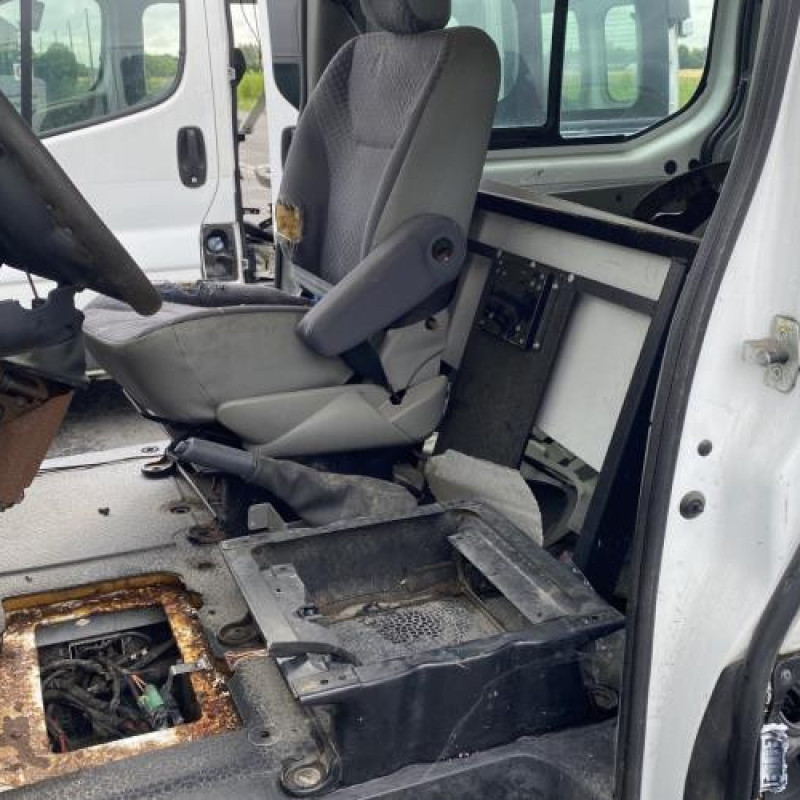 Vitre avant gauche RENAULT TRAFIC 2 Photo n°14