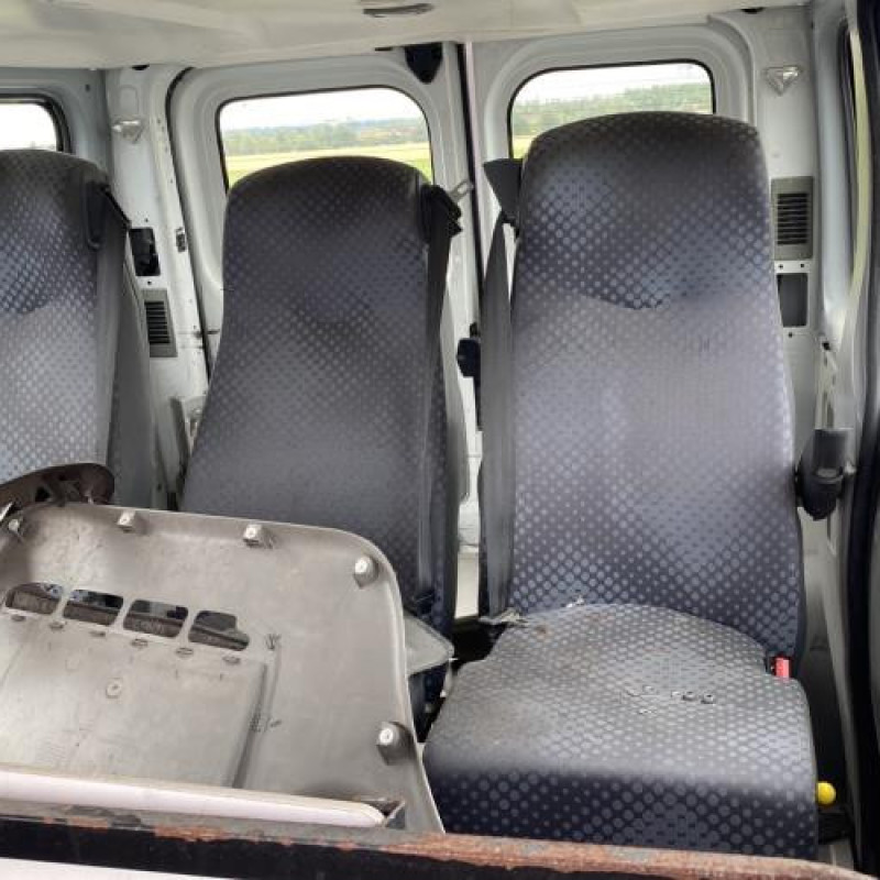 Vitre avant gauche RENAULT TRAFIC 2 Photo n°15