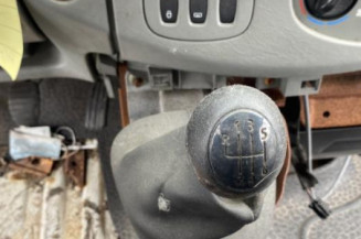 Vitre avant gauche RENAULT TRAFIC 2