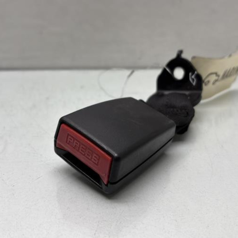 Attache ceinture arriere gauche RENAULT TWINGO 2 Photo n°1