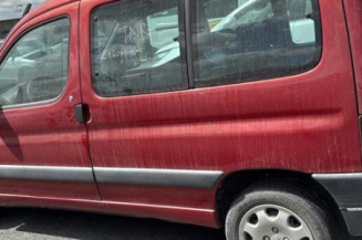 Baguette d'aile arrière droite PEUGEOT PARTNER 1