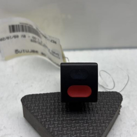 Bouton de warning CITROEN SAXO Photo n°1