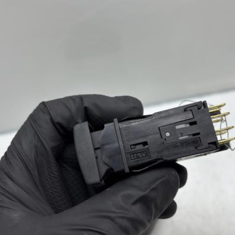 Bouton de warning CITROEN SAXO Photo n°3