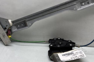 Leve vitre electrique avant gauche OPEL CORSA D Photo n°1