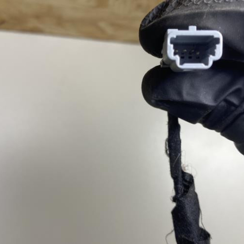 Attache ceinture arriere gauche RENAULT CLIO 4 Photo n°3
