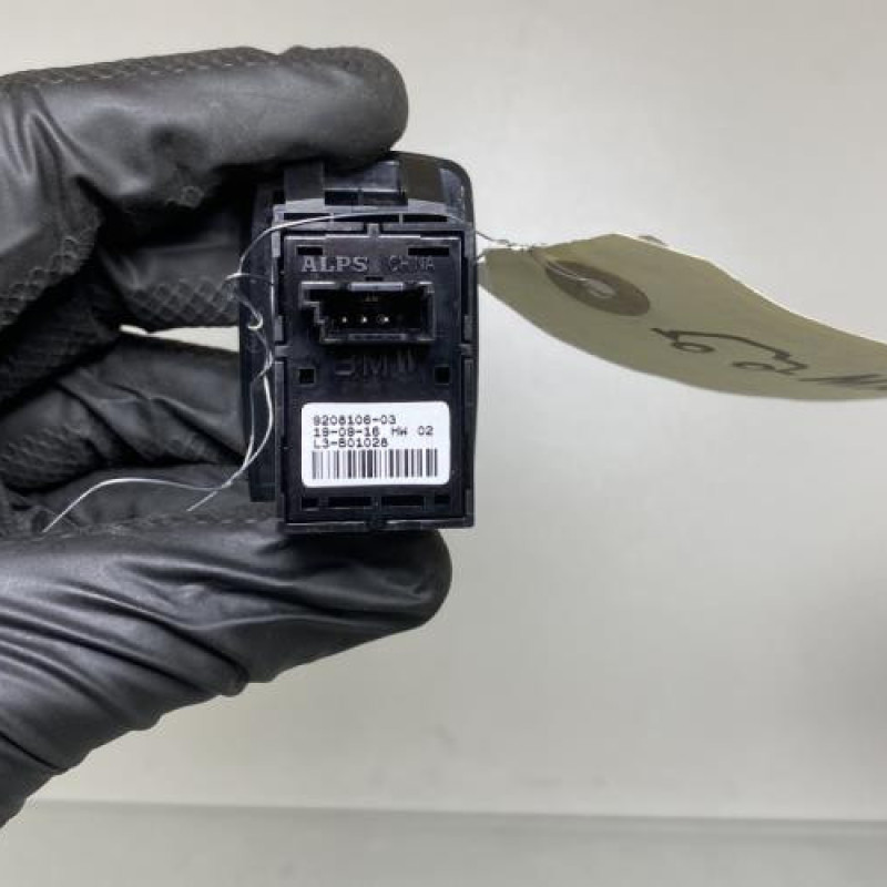 Interrupteur de leve vitre arriere droit BMW SERIE 1 F20 Photo n°4