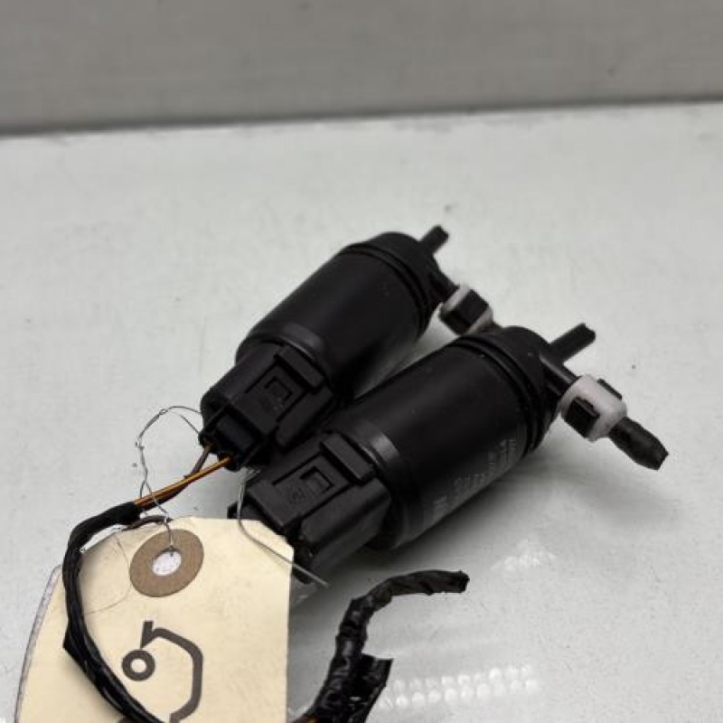 Pompe lave glace avant BMW SERIE 1 F20 Photo n°3