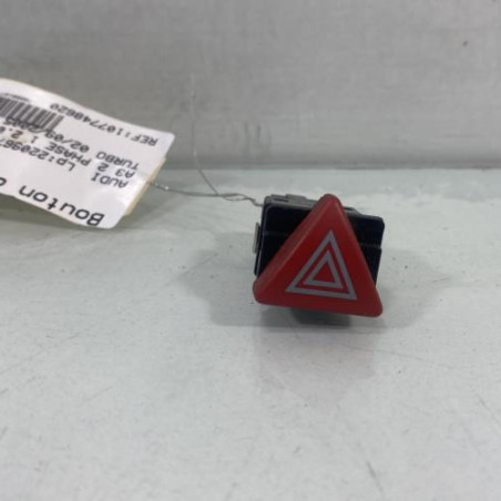 Bouton de warning AUDI A3 2 Photo n°1