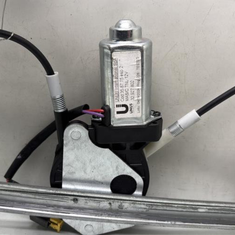 Leve vitre electrique avant gauche FIAT 500 2 Photo n°3