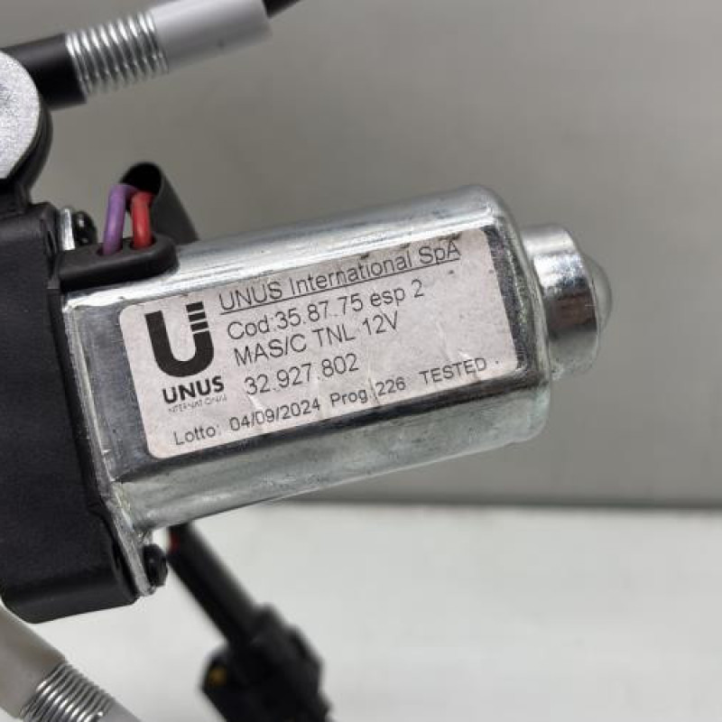Leve vitre electrique avant gauche FIAT 500 2 Photo n°4