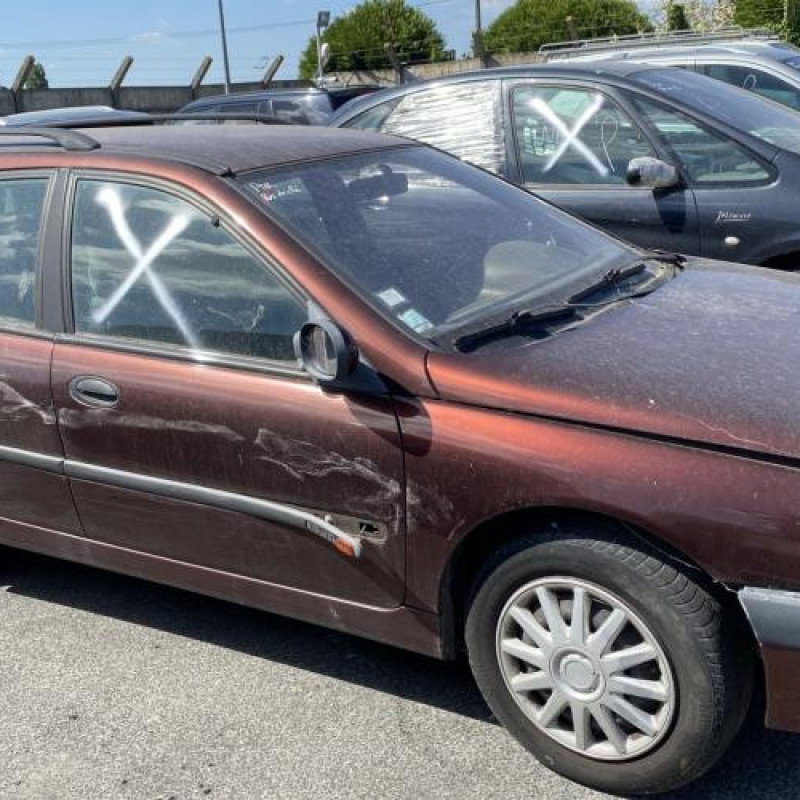 Leve vitre electrique avant gauche RENAULT LAGUNA 1 Photo n°10