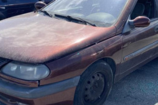 Serrure avant droit RENAULT LAGUNA 1