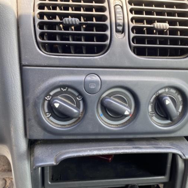 Leve vitre electrique avant gauche RENAULT LAGUNA 1 Photo n°20