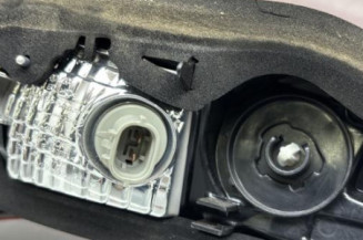 Feu arriere secondaire droit (feux) TOYOTA YARIS 3