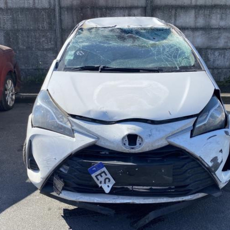 Feu arriere secondaire droit (feux) TOYOTA YARIS 3 Photo n°13