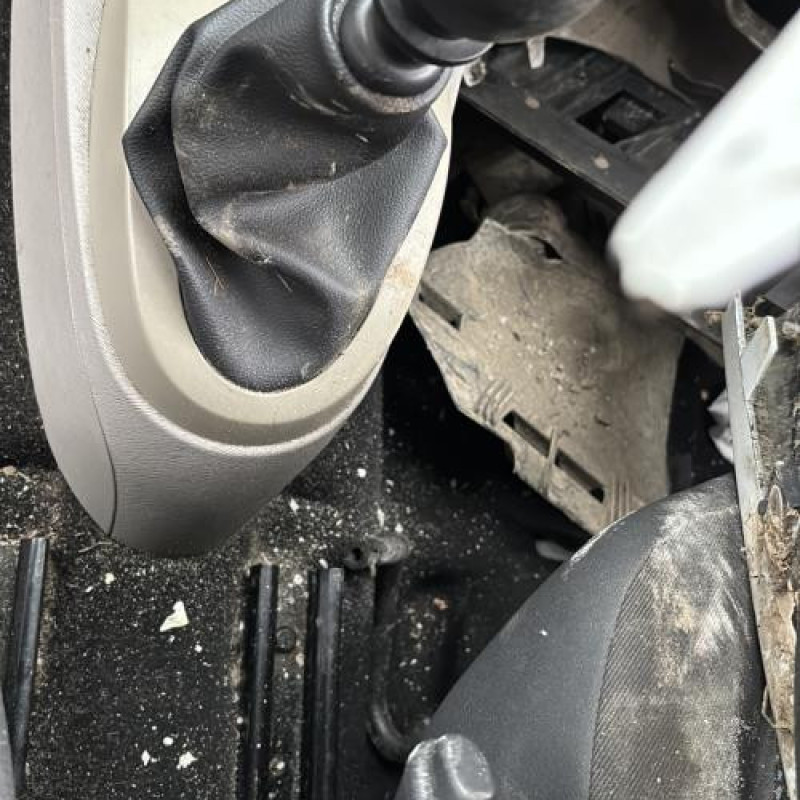 Attache ceinture arriere droit RENAULT TWINGO 2 Photo n°17