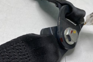 Attache ceinture arriere gauche DACIA SANDERO 1