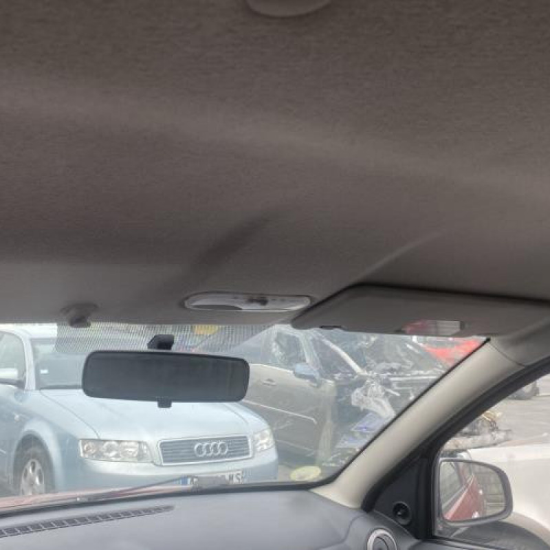 Attache ceinture avant droit DACIA SANDERO 1 Photo n°18