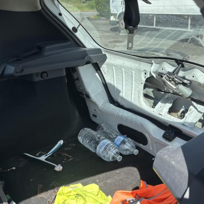 Moteur essuie glace arriere DACIA SANDERO 1 Photo n°16
