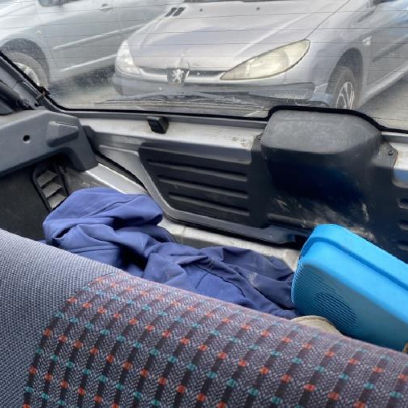 Retroviseur interieur PEUGEOT 106 Photo n°15
