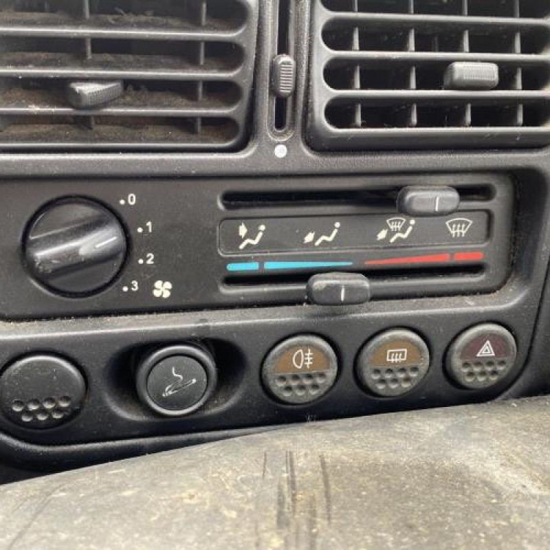 Retroviseur interieur PEUGEOT 106 Photo n°18