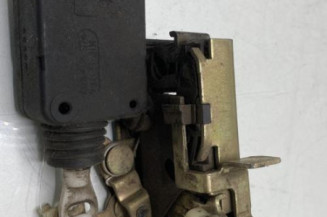 Serrure avant droit PEUGEOT 106
