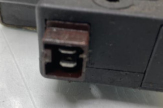 Serrure avant droit PEUGEOT 106
