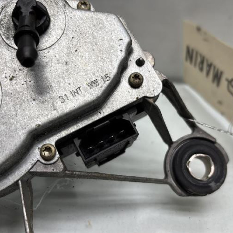 Moteur essuie glace arriere VOLKSWAGEN GOLF 4 Photo n°3